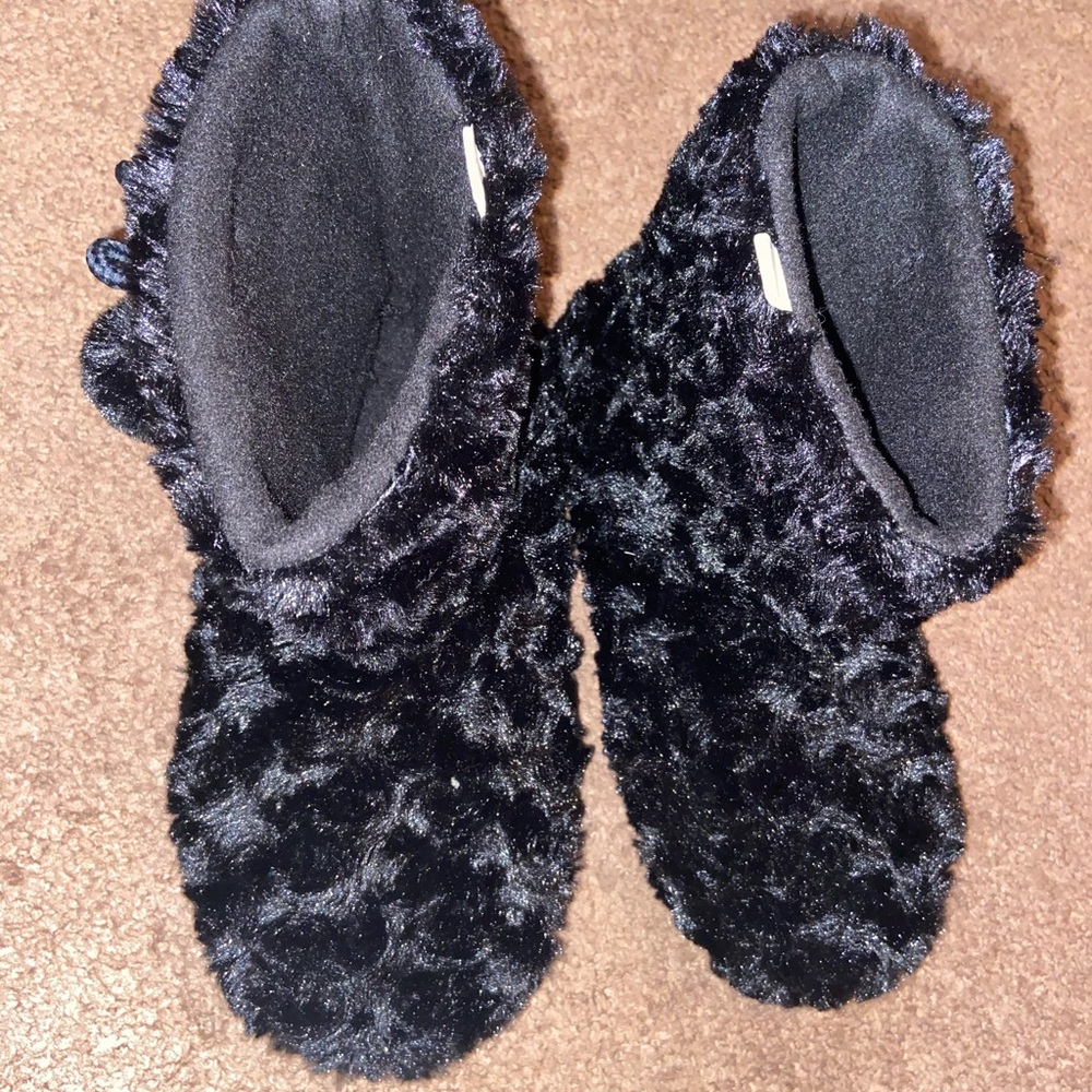Black Fuzzy Slippers